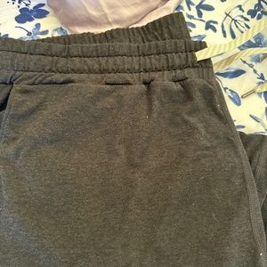 Vuori Black heather joggers - xxl